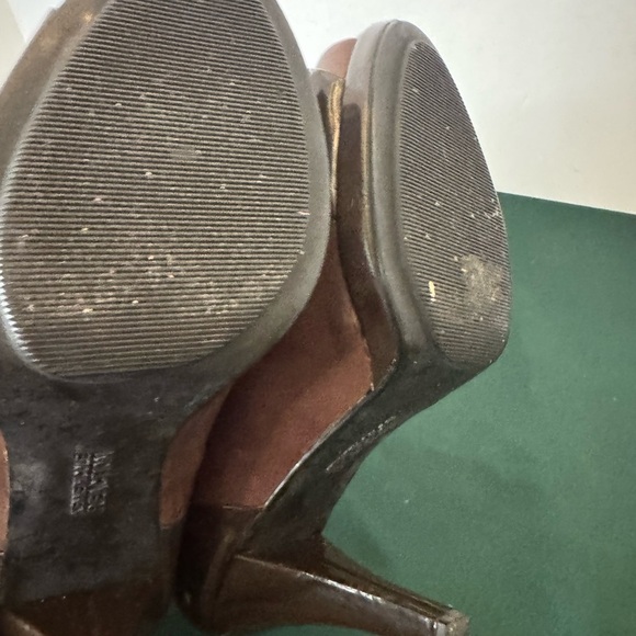 A cute addition to your shoe collection! Kenneth Cole Leather Heels Size 6.5 - Picture 16 of 16